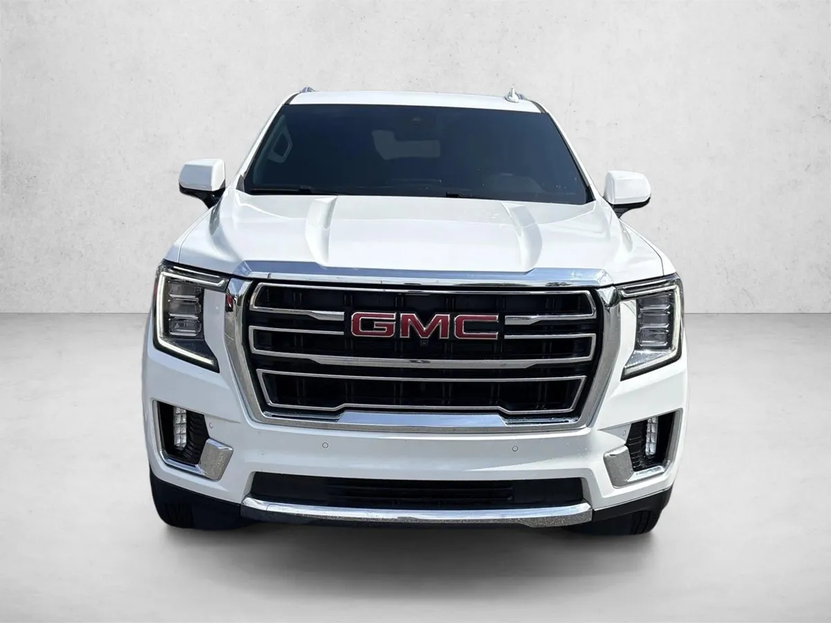2024 GMC Yukon SLT thumbnail 2