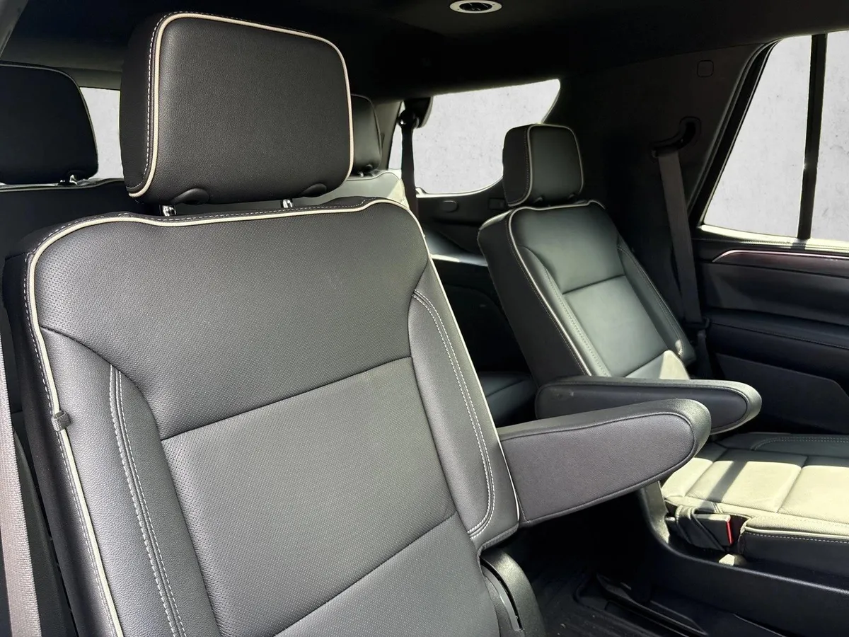 2024 GMC Yukon SLT thumbnail 21