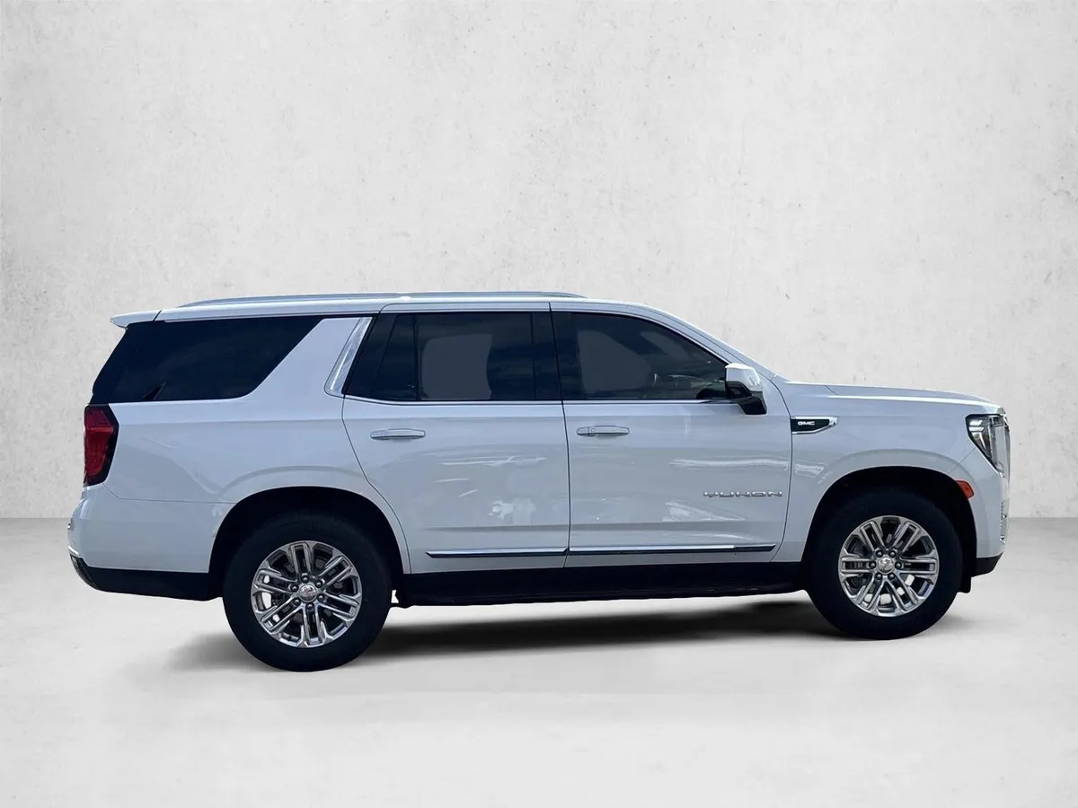 2024 GMC Yukon SLT thumbnail 4