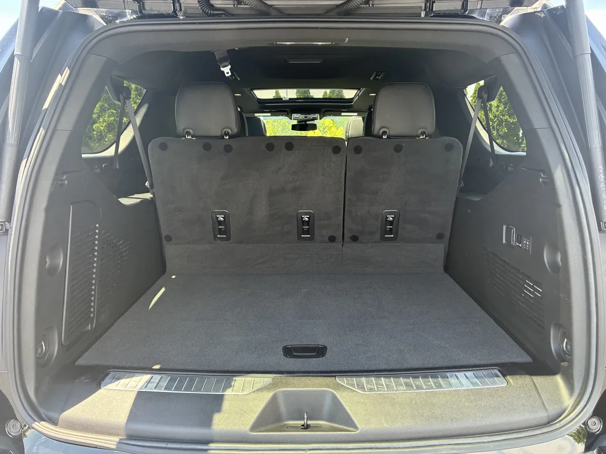 2024 GMC Yukon XL Denali thumbnail 12