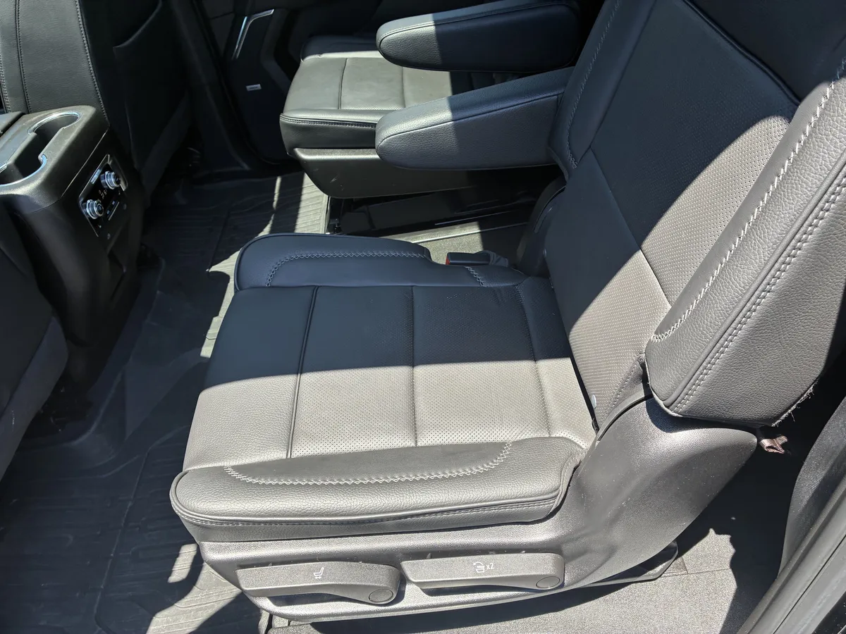 2024 GMC Yukon XL Denali thumbnail 14