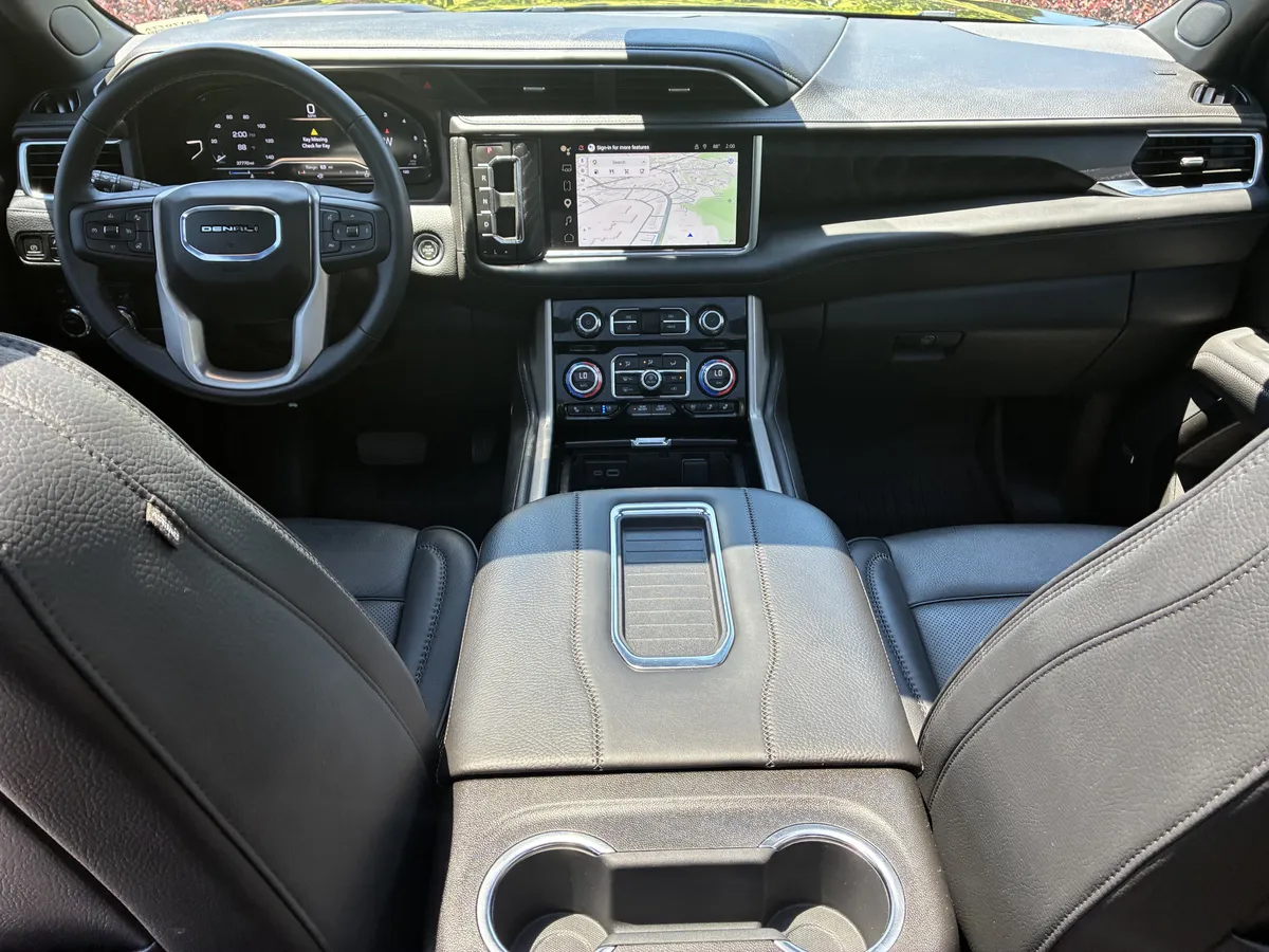 2024 GMC Yukon XL Denali thumbnail 19