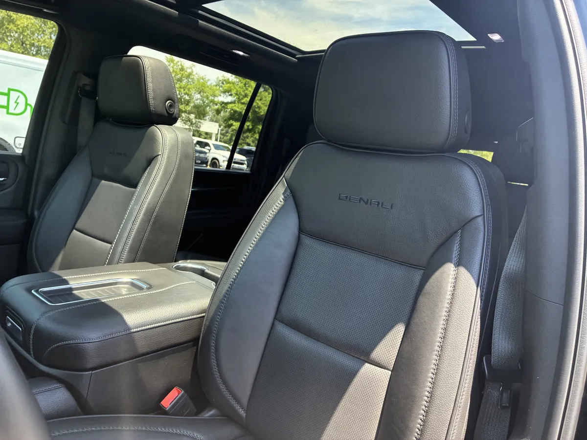 2024 GMC Yukon XL Denali thumbnail 22