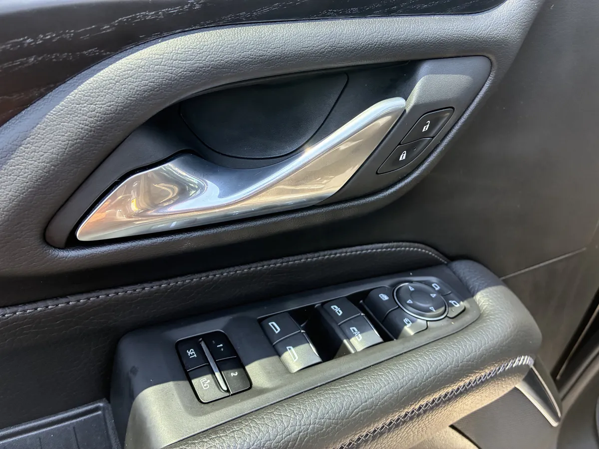 2024 GMC Yukon XL Denali thumbnail 25