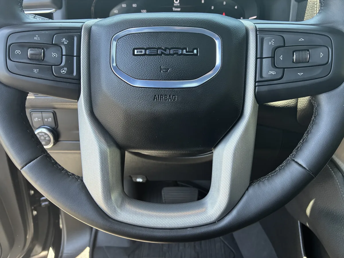 2024 GMC Yukon XL Denali thumbnail 29