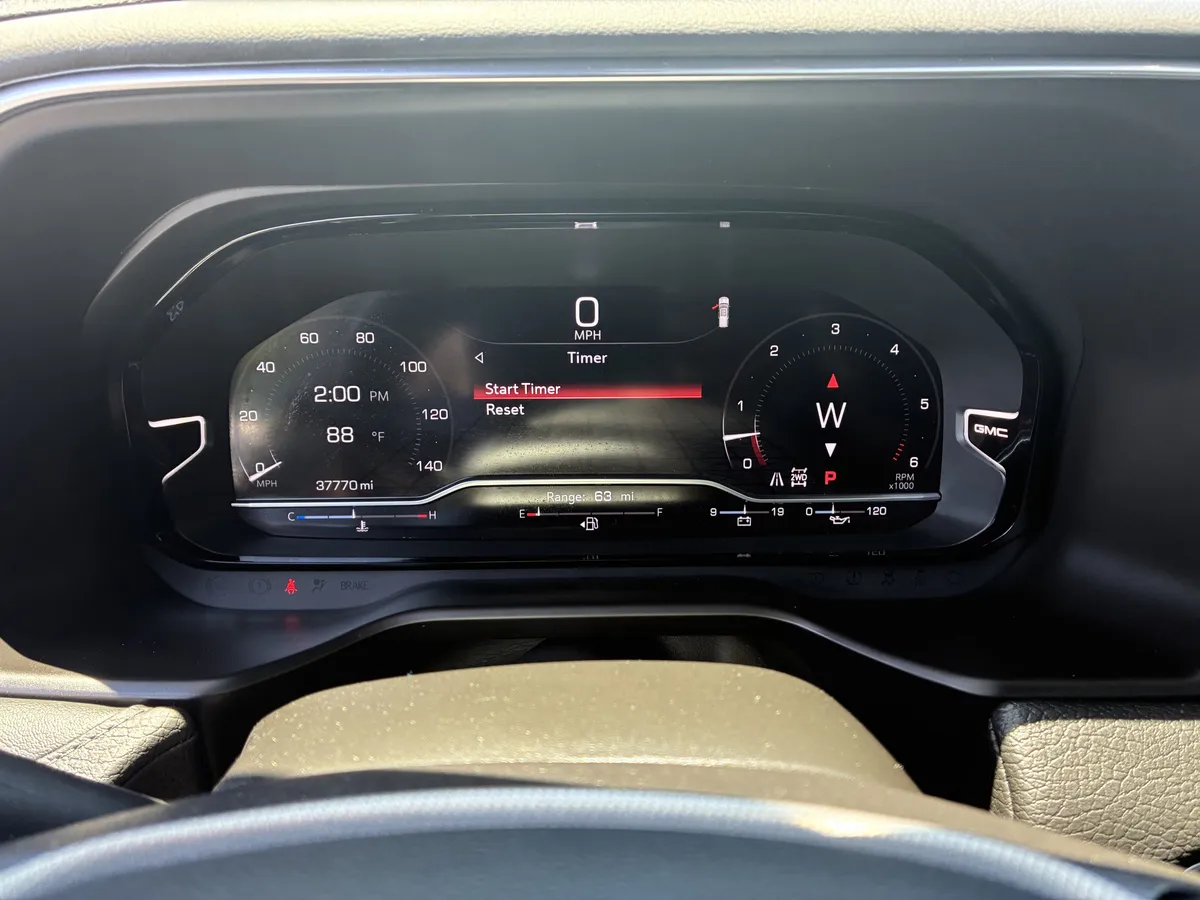 2024 GMC Yukon XL Denali thumbnail 32