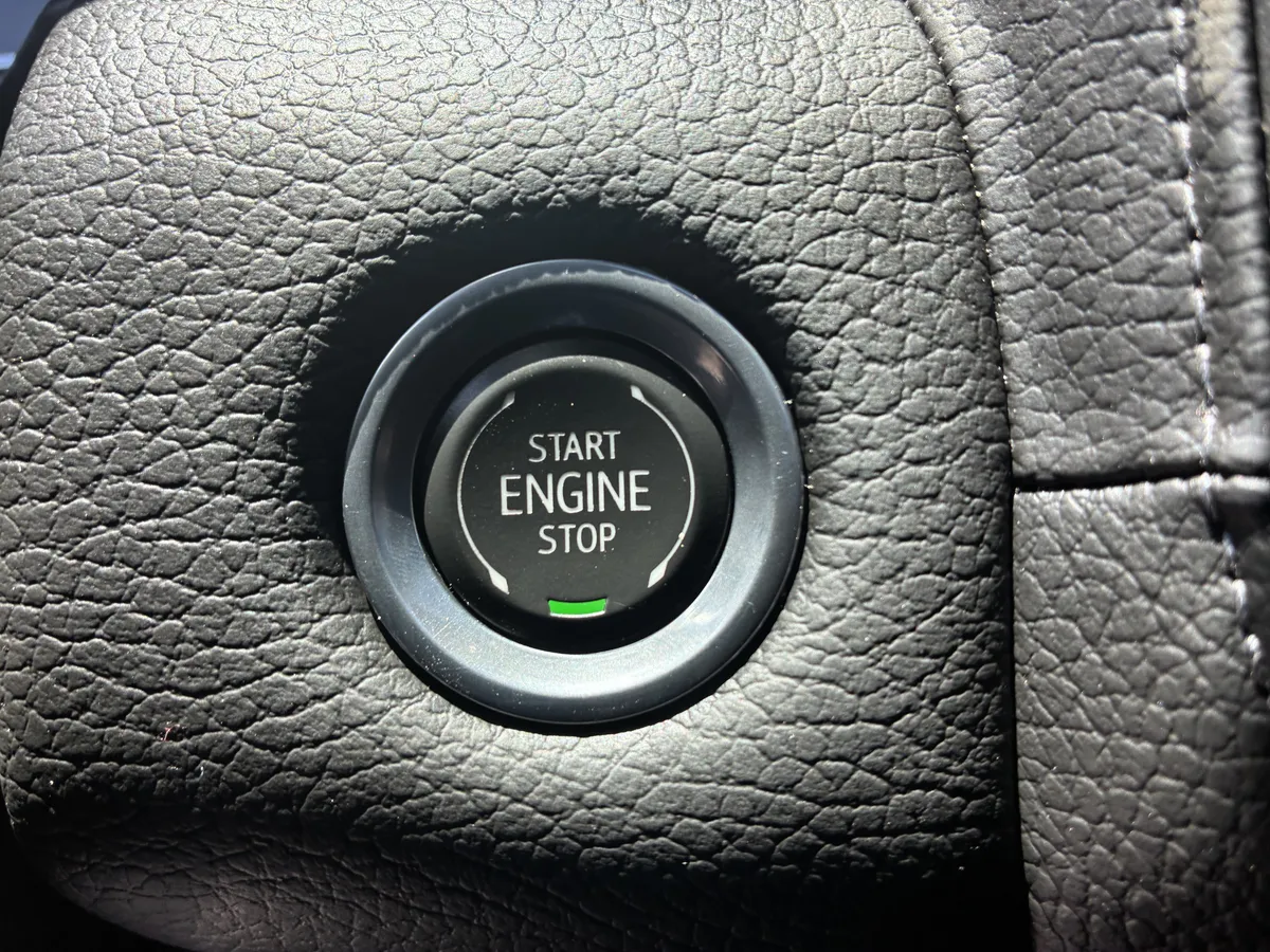 2024 GMC Yukon XL Denali thumbnail 33