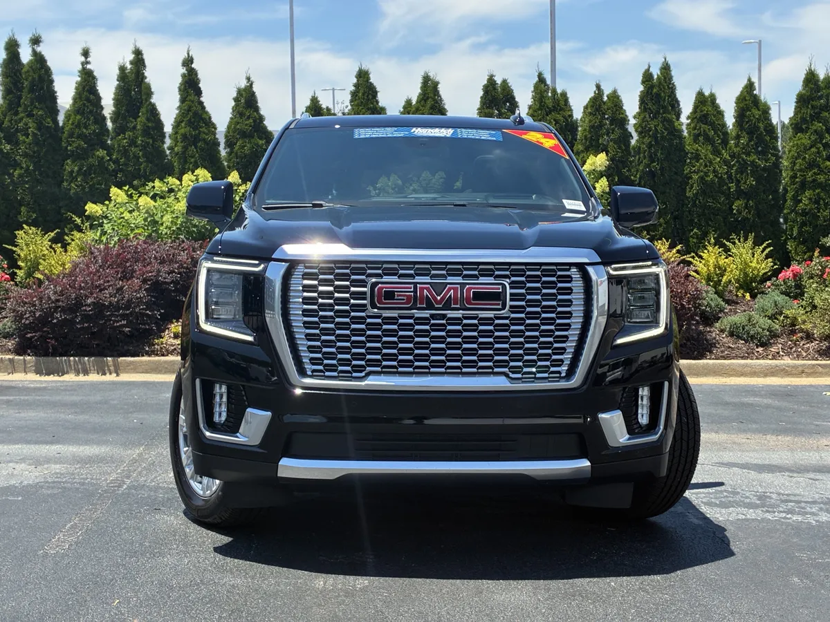 2024 GMC Yukon XL Denali thumbnail 4