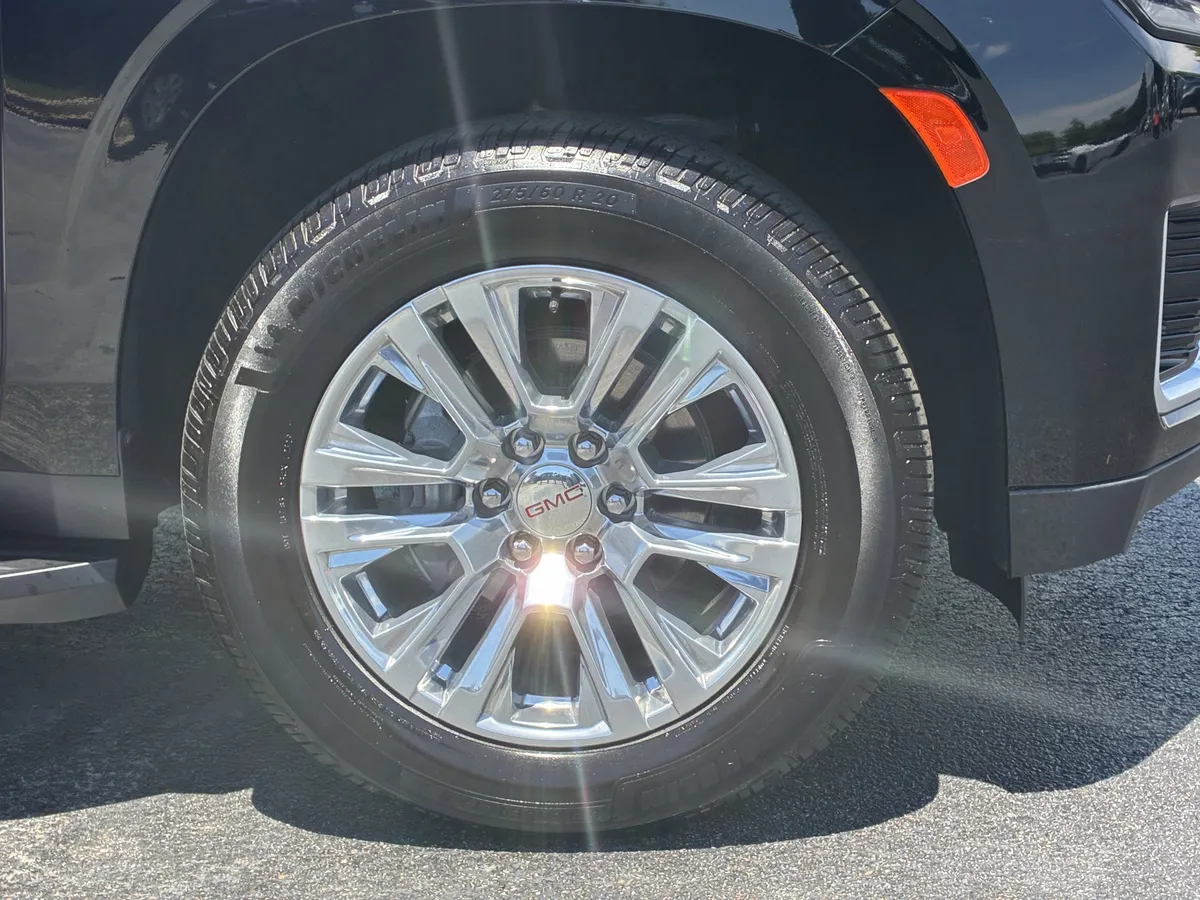 2024 GMC Yukon XL Denali thumbnail 5