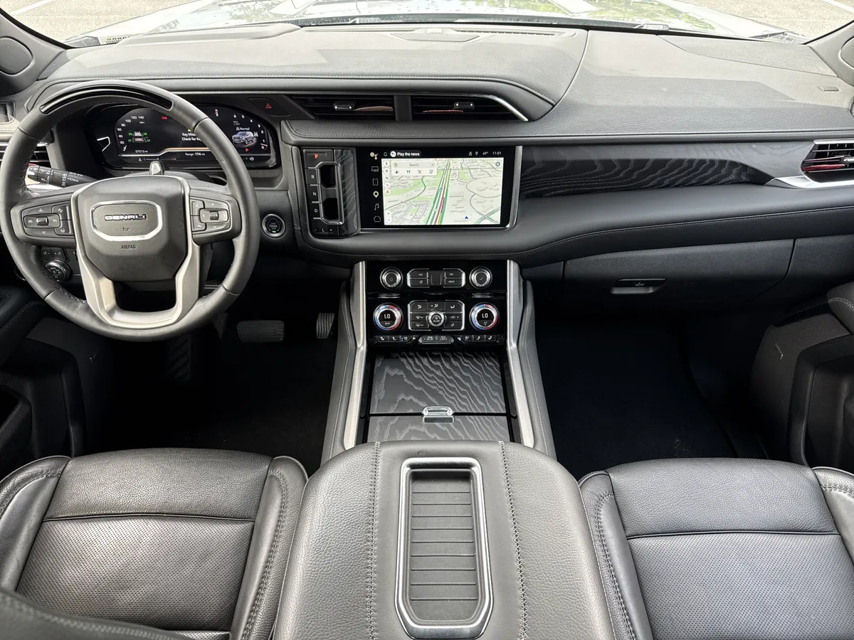 2024 GMC Yukon XL Denali thumbnail 18