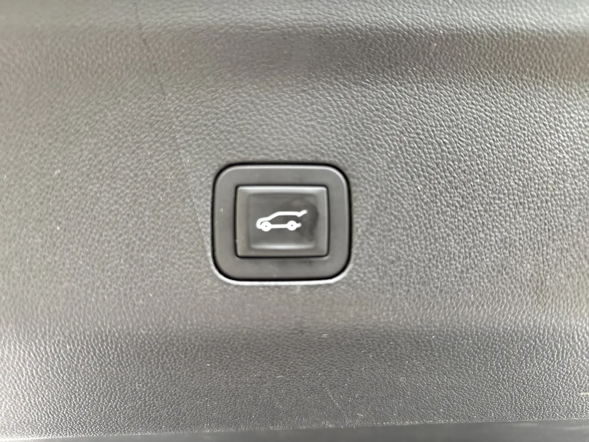 2024 GMC Yukon XL Denali thumbnail 20