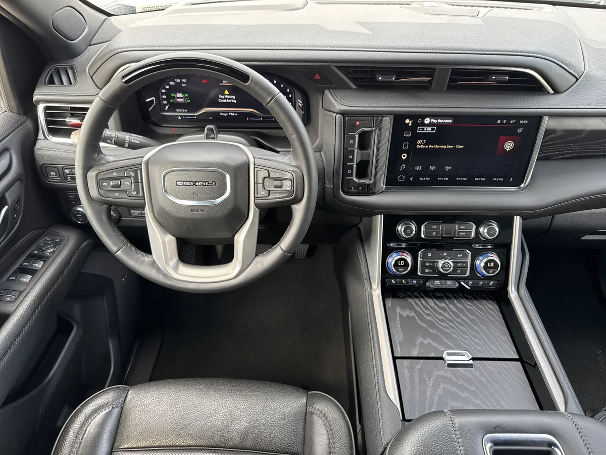2024 GMC Yukon XL Denali thumbnail 21