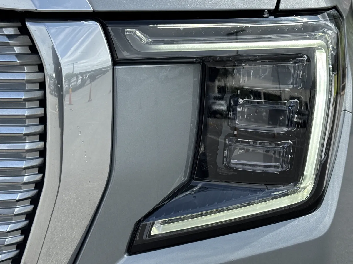 2024 GMC Yukon XL Denali thumbnail 5