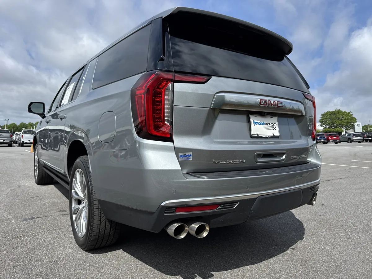 2024 GMC Yukon XL Denali thumbnail 7