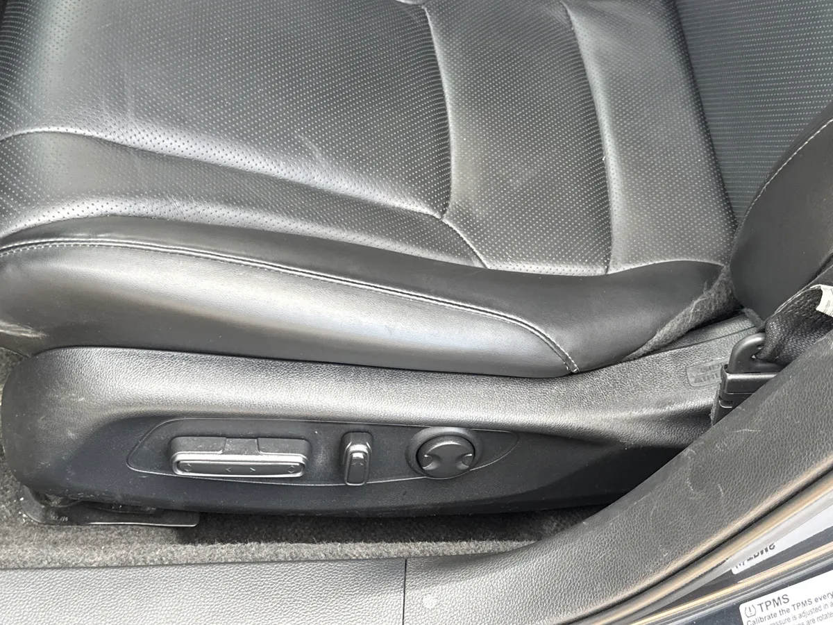 2024 Honda Accord Hybrid EX-L thumbnail 14
