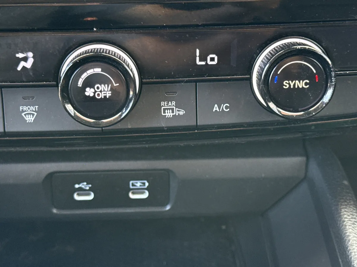 2024 Honda Accord Hybrid EX-L thumbnail 26