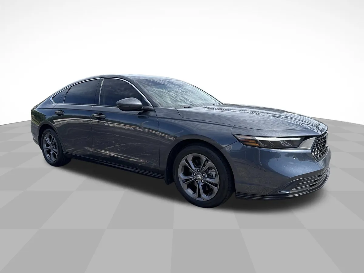 2024 Honda Accord Hybrid EX-L thumbnail 3