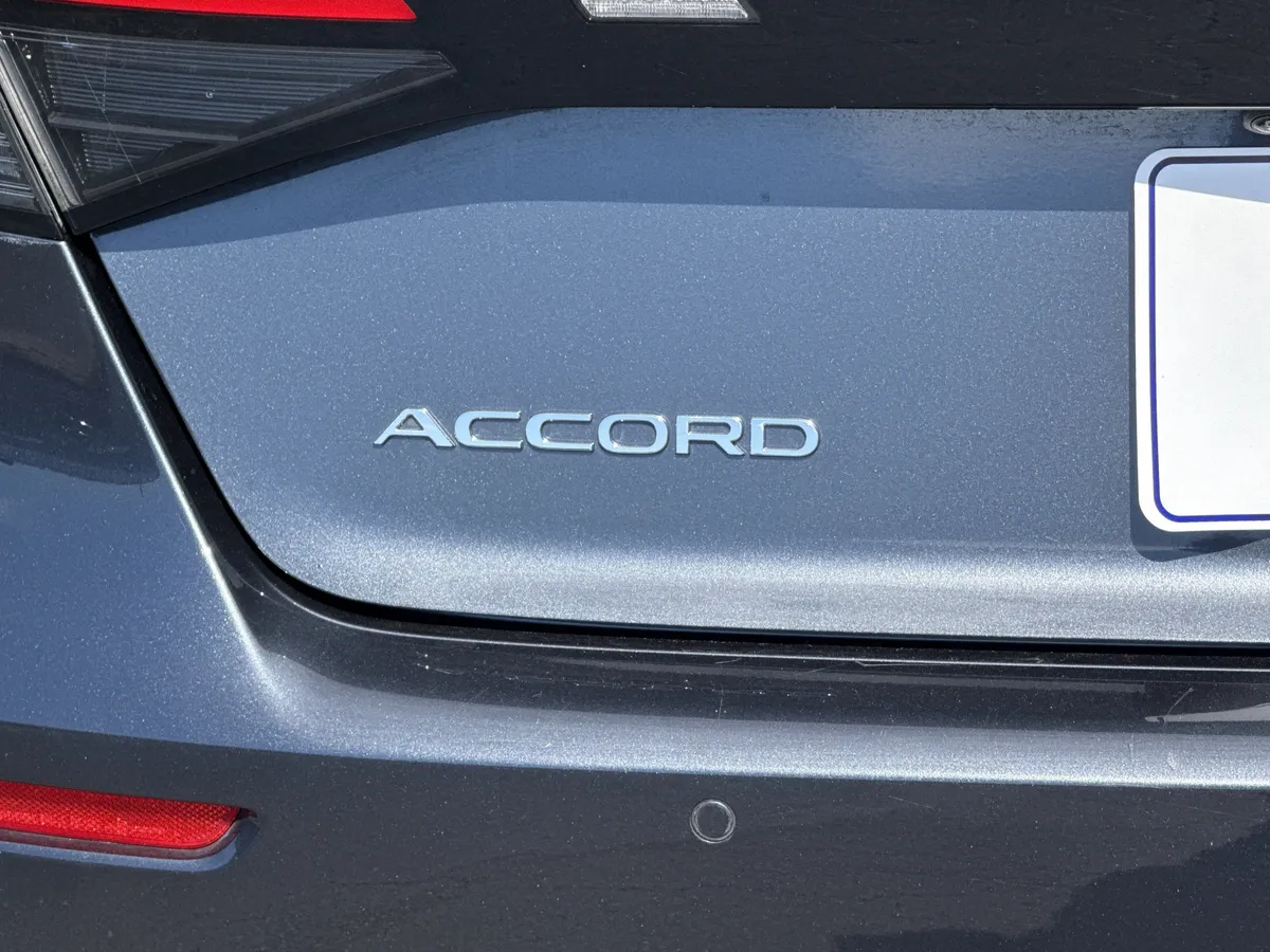 2024 Honda Accord Hybrid EX-L thumbnail 9