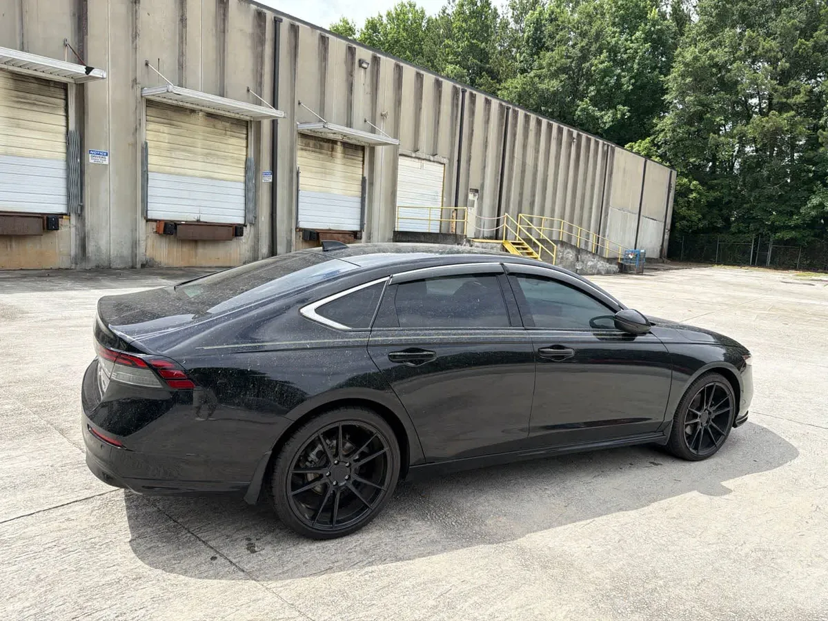 2024 Honda Accord Hybrid EX-L thumbnail 12