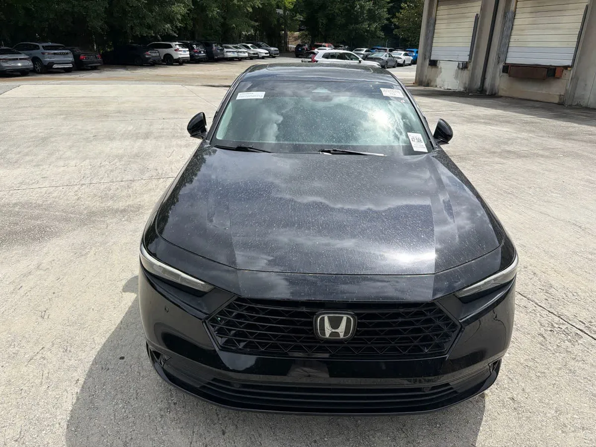 2024 Honda Accord Hybrid EX-L thumbnail 15