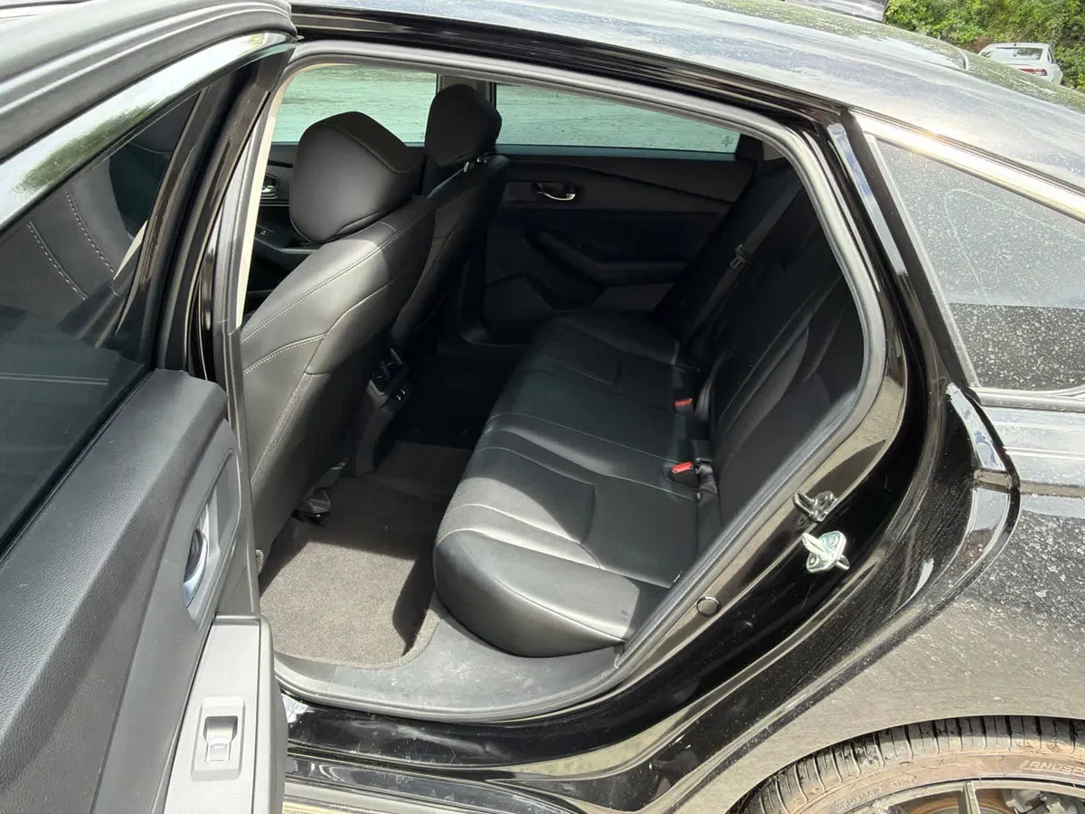 2024 Honda Accord Hybrid EX-L thumbnail 16