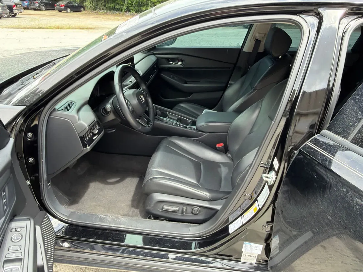 2024 Honda Accord Hybrid EX-L thumbnail 17