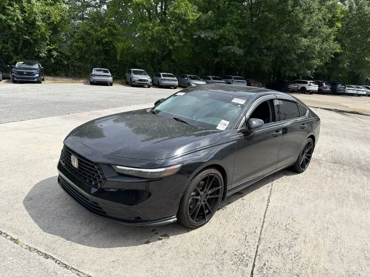 2024 Honda Accord Hybrid EX-L thumbnail 3