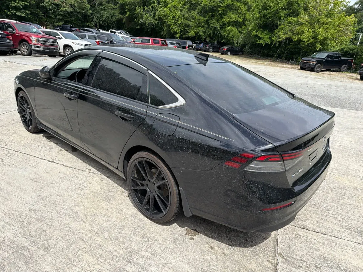 2024 Honda Accord Hybrid EX-L thumbnail 9