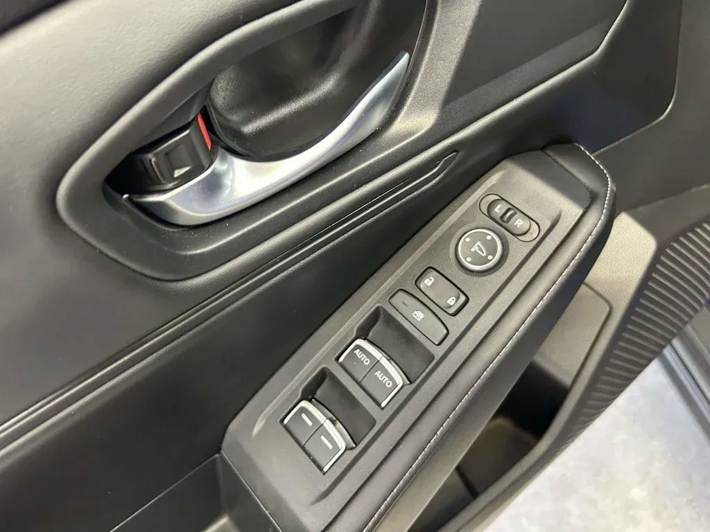 2024 Honda Accord Hybrid Sport thumbnail 16