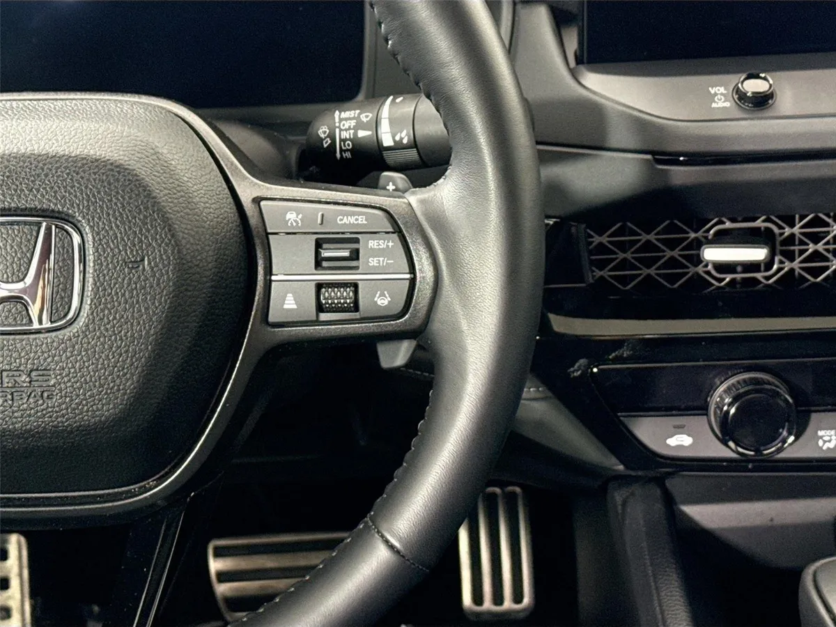 2024 Honda Accord Hybrid Sport thumbnail 17