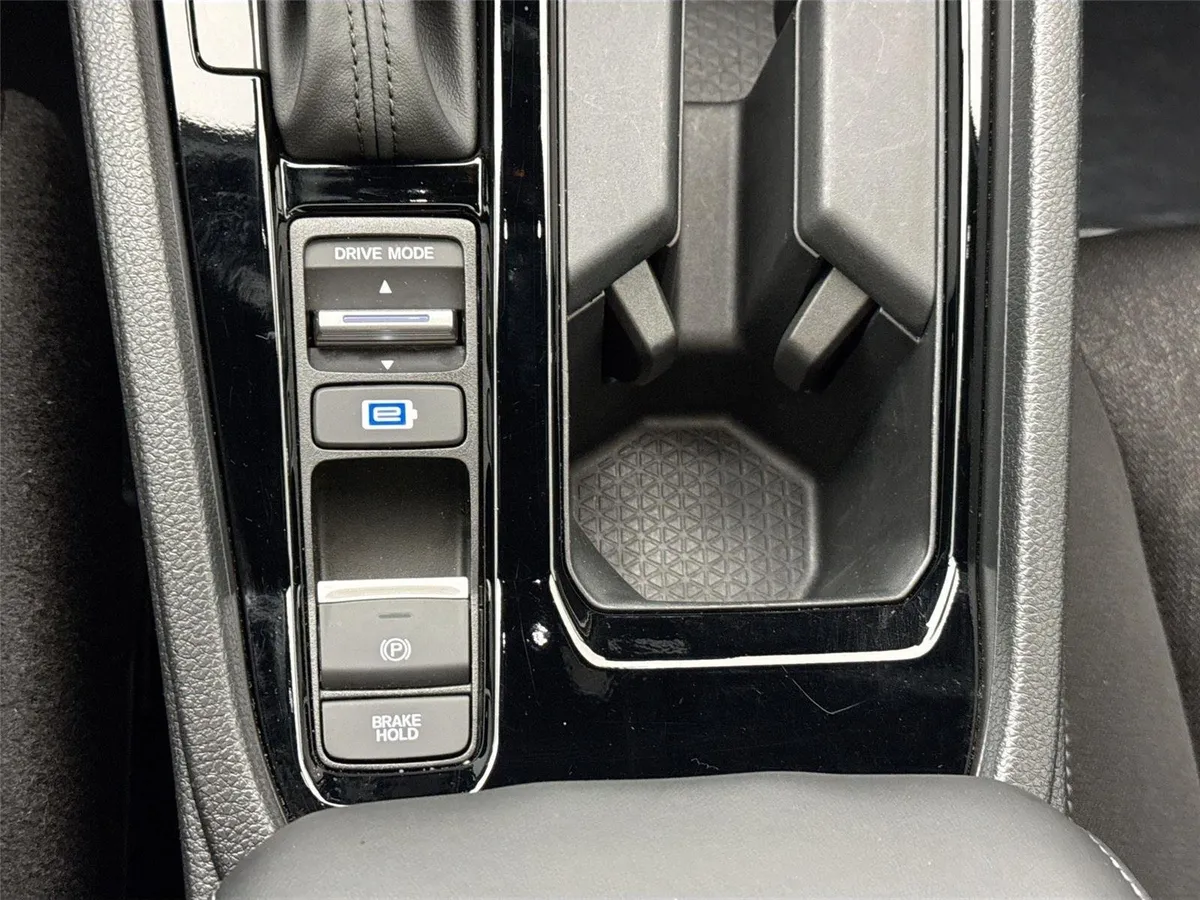 2024 Honda Accord Hybrid Sport thumbnail 27