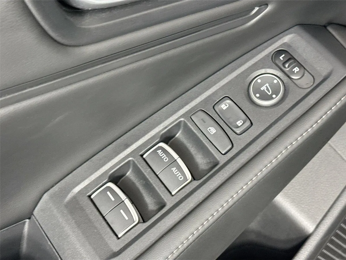 2024 Honda Accord Hybrid Sport thumbnail 28