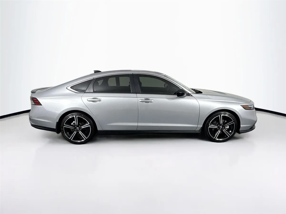 2024 Honda Accord Hybrid Sport thumbnail 9