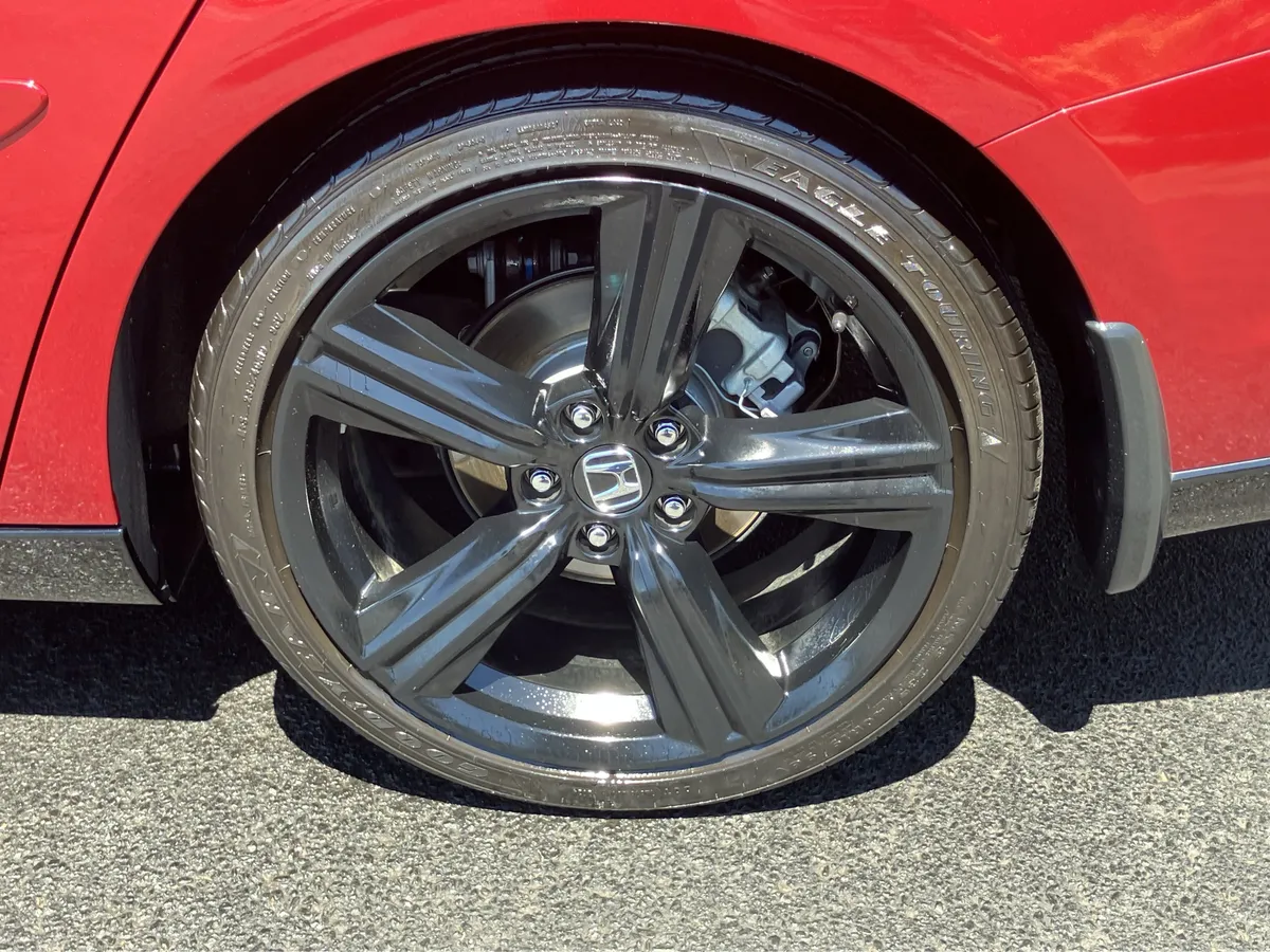 2024 Honda Accord Hybrid Sport-L Sedan thumbnail 13