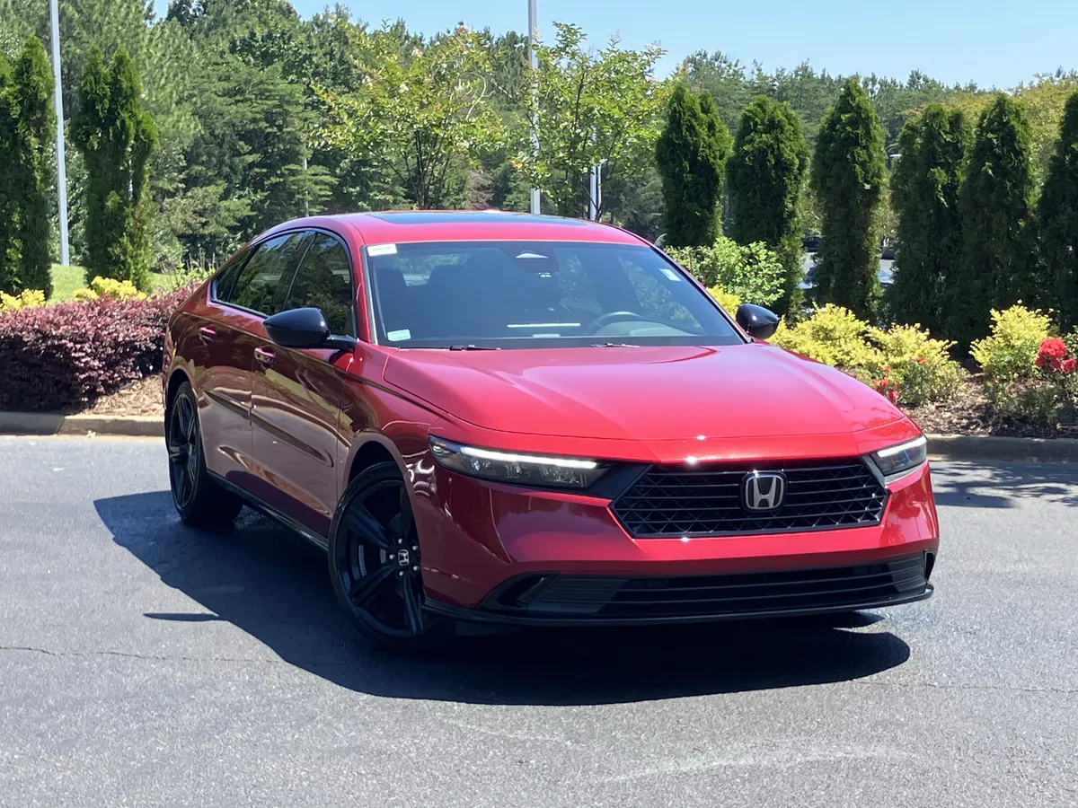 2024 Honda Accord Hybrid Sport-L Sedan thumbnail 2