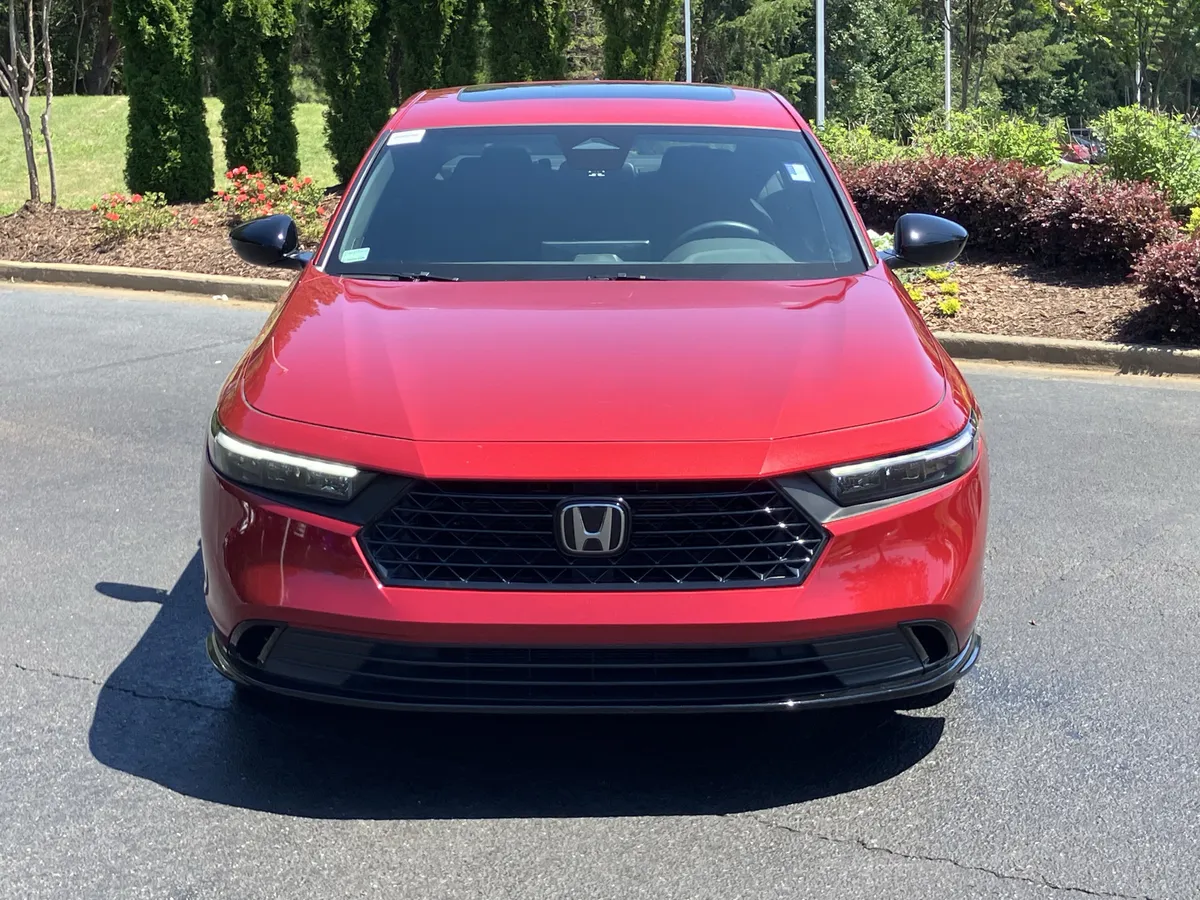 2024 Honda Accord Hybrid Sport-L Sedan thumbnail 3