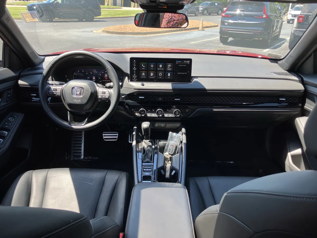 2024 Honda Accord Hybrid Sport-L Sedan thumbnail 32