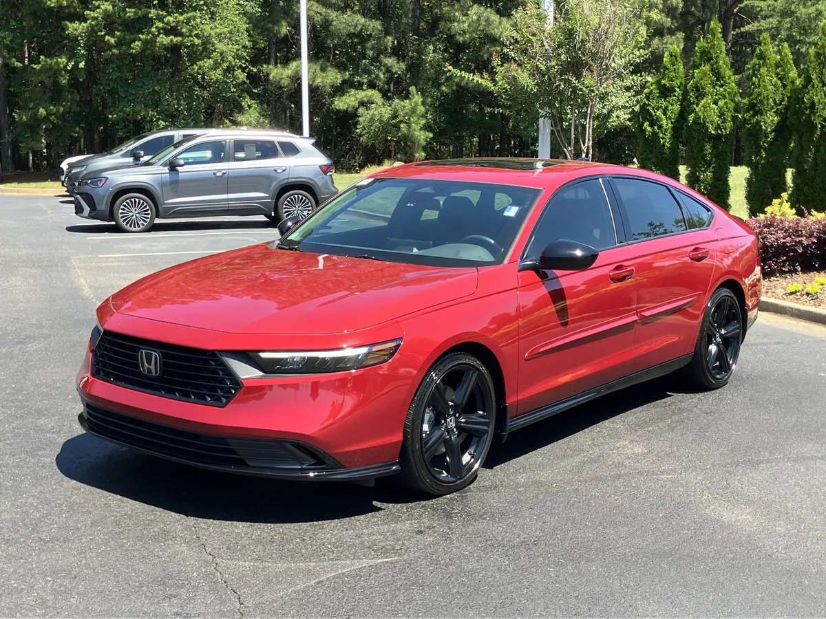 2024 Honda Accord Hybrid Sport-L Sedan thumbnail 6
