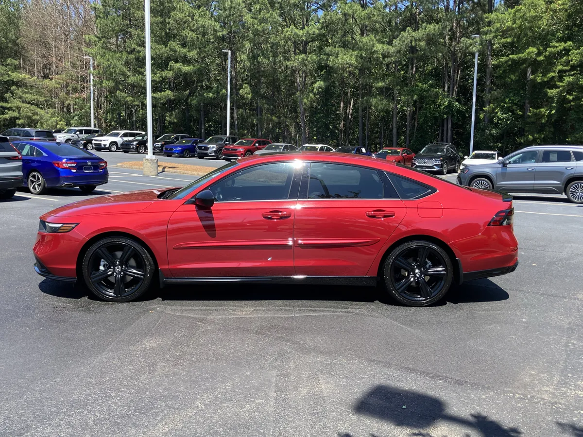 2024 Honda Accord Hybrid Sport-L Sedan thumbnail 7