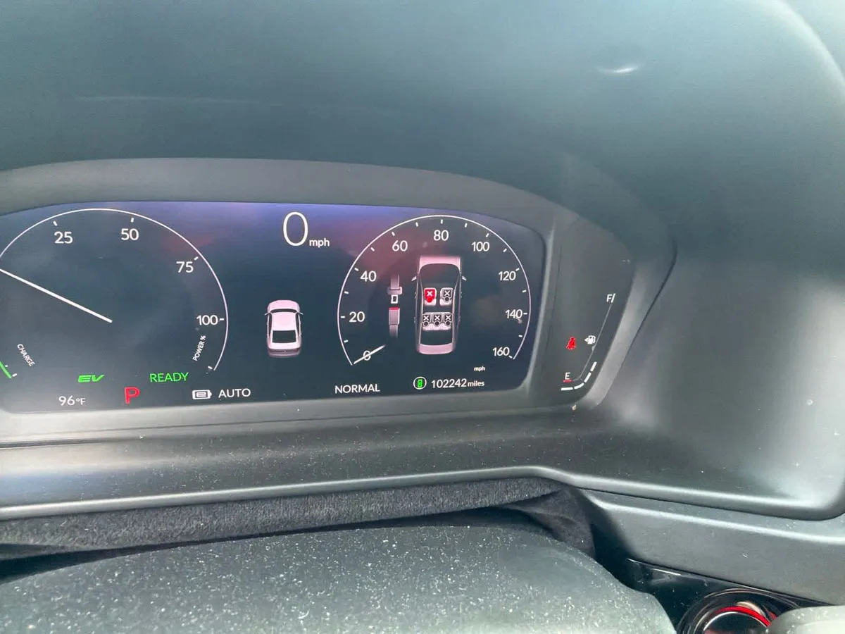 2024 Honda Accord Hybrid Touring thumbnail 2