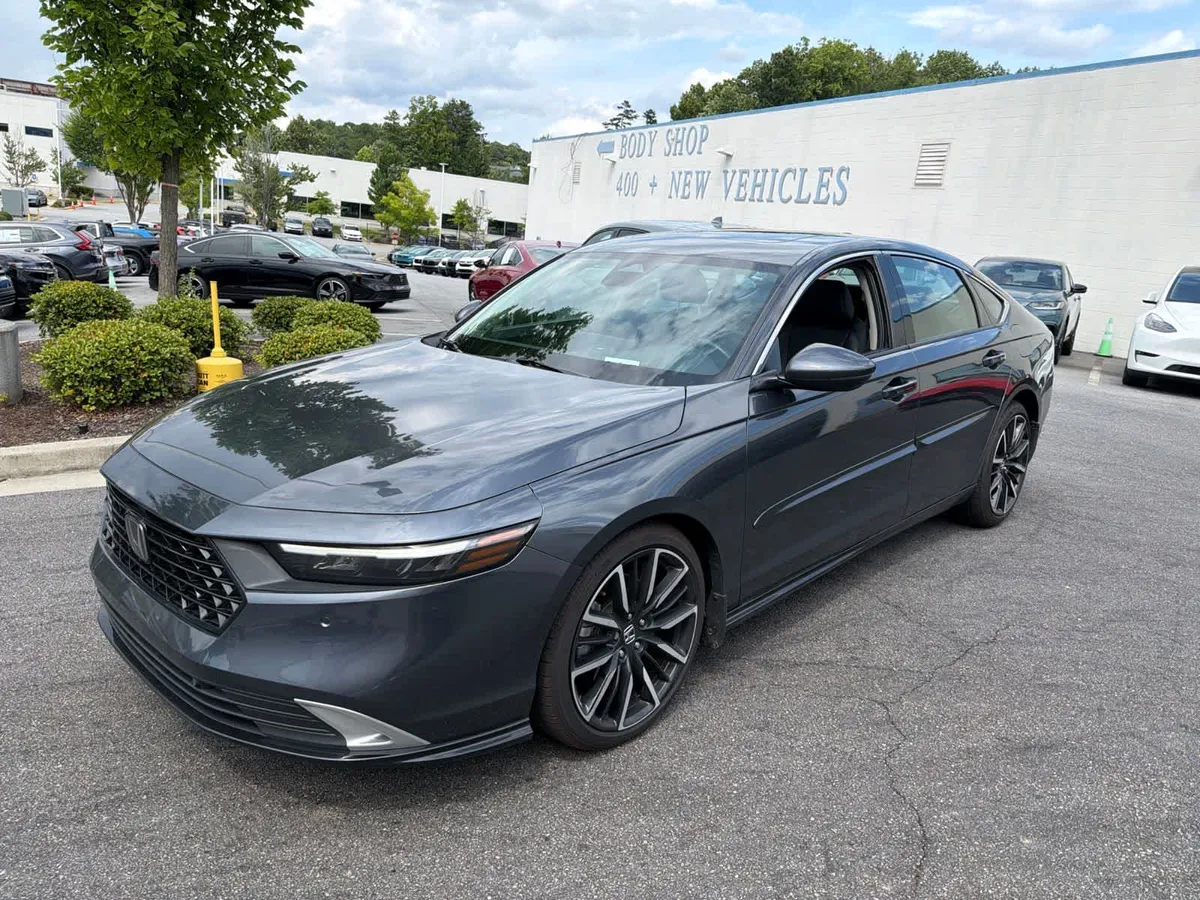2024 Honda Accord Hybrid Touring thumbnail 6