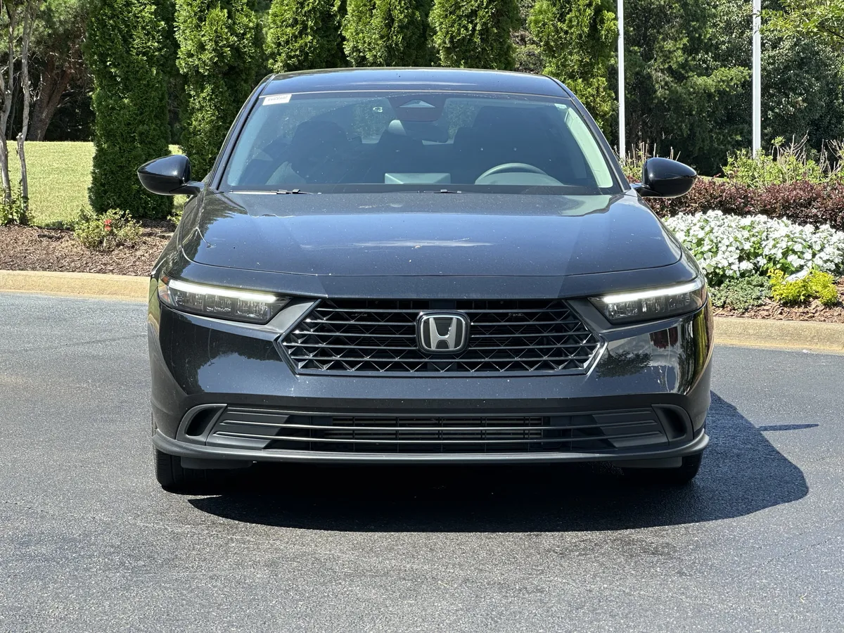 2024 Honda Accord LX CVT thumbnail 2