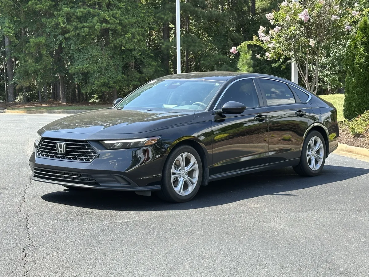 2024 Honda Accord LX CVT thumbnail 4