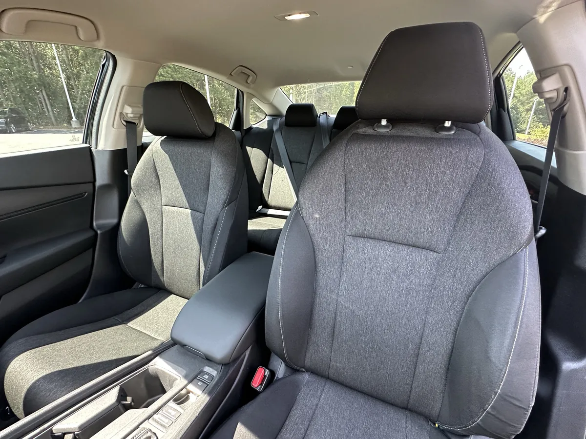 2024 Honda Accord LX CVT thumbnail 6
