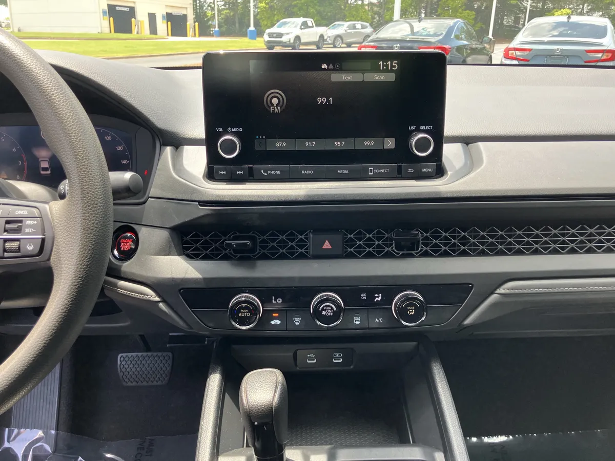 2024 Honda Accord LX CVT thumbnail 25