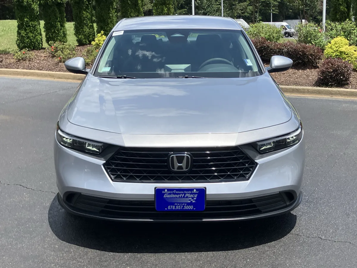 2024 Honda Accord LX CVT thumbnail 3