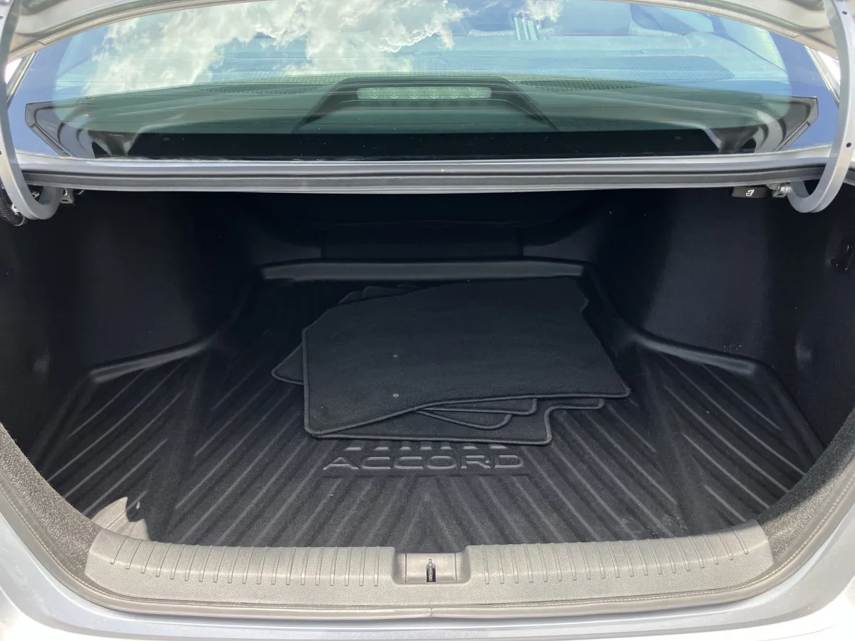 2024 Honda Accord LX CVT thumbnail 33