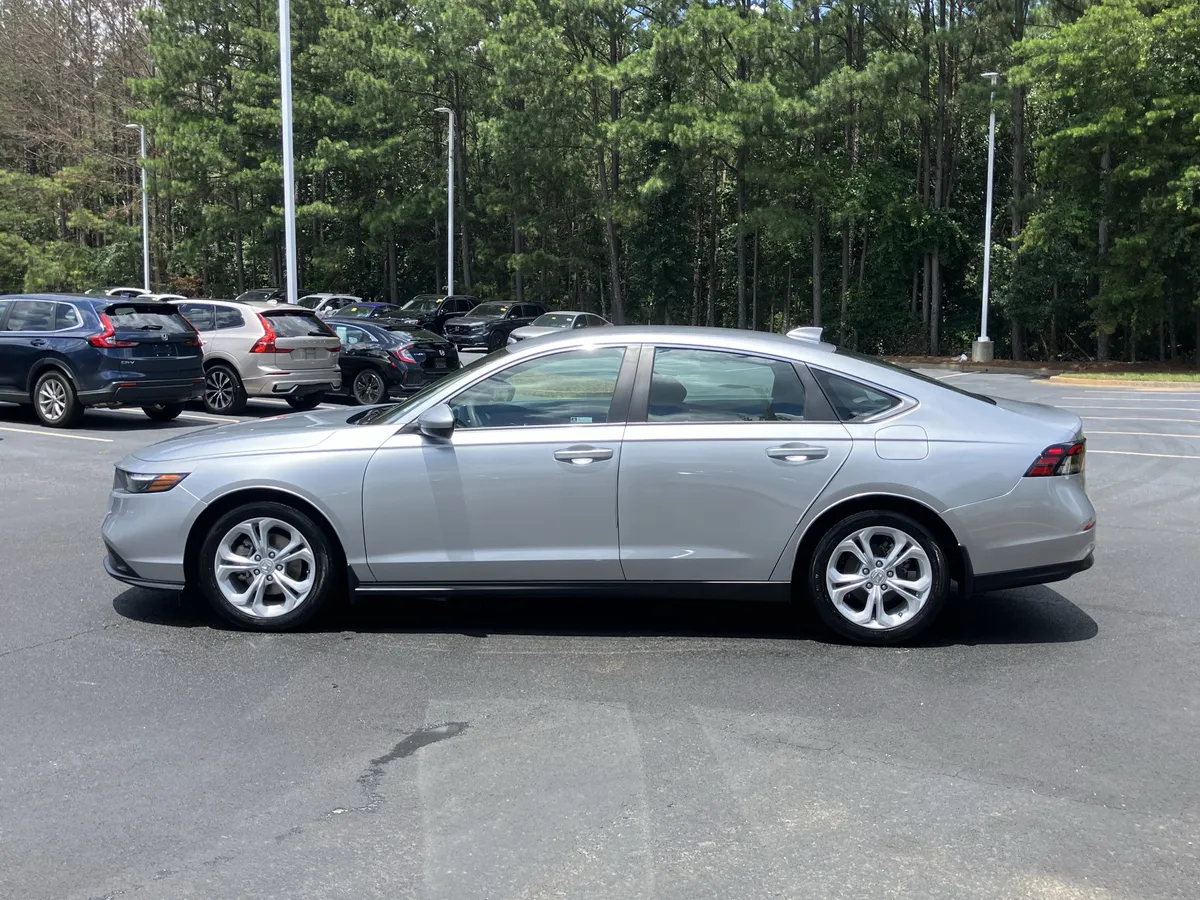 2024 Honda Accord LX CVT thumbnail 7