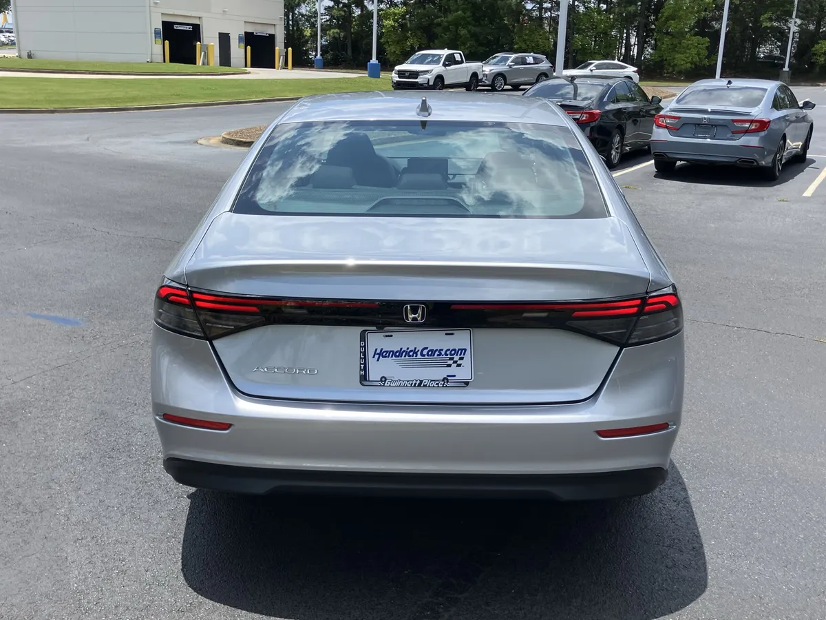 2024 Honda Accord LX CVT thumbnail 9