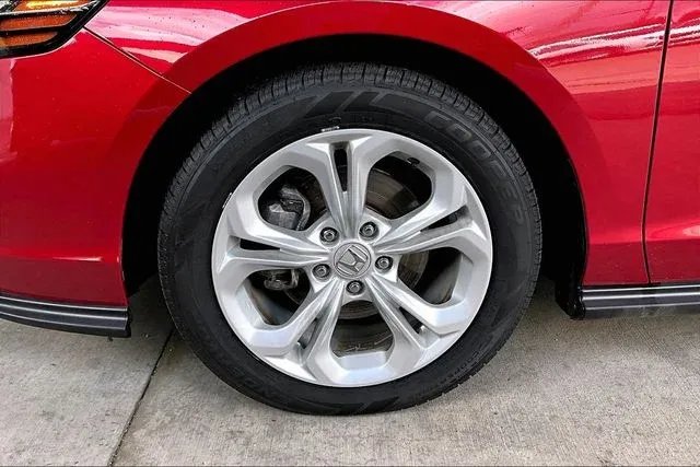 2024 Honda Accord LX thumbnail 28